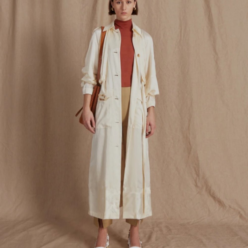 Rejina Pyo wren trench